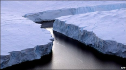 AFP Ice splits